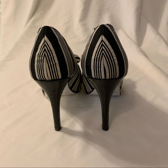 EUC Anne Michelle Striped Peep-toe ‘Flare’ Heels with Bow Detail - Picture 2 of 5